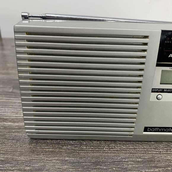 Vintage General Electric 7-4204A Bathmate FM/AM Radio Clock. Works - Picture 2 of 11